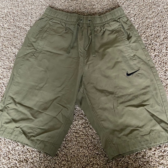 nike shorts - Picture 1 of 2